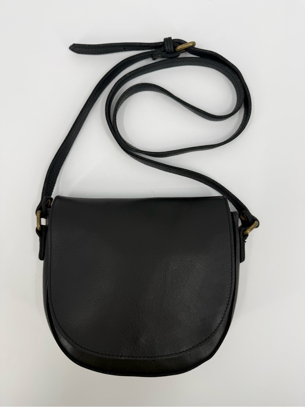 Duluth Trading Lifetime Leather Saddle Bag Crossbody Bag in Black